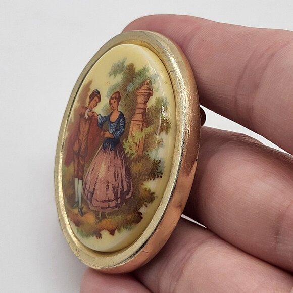 VTG Fragonard Couple Courting Brooch Pin Hong Kong Gold Tone - Picture 2 of 9